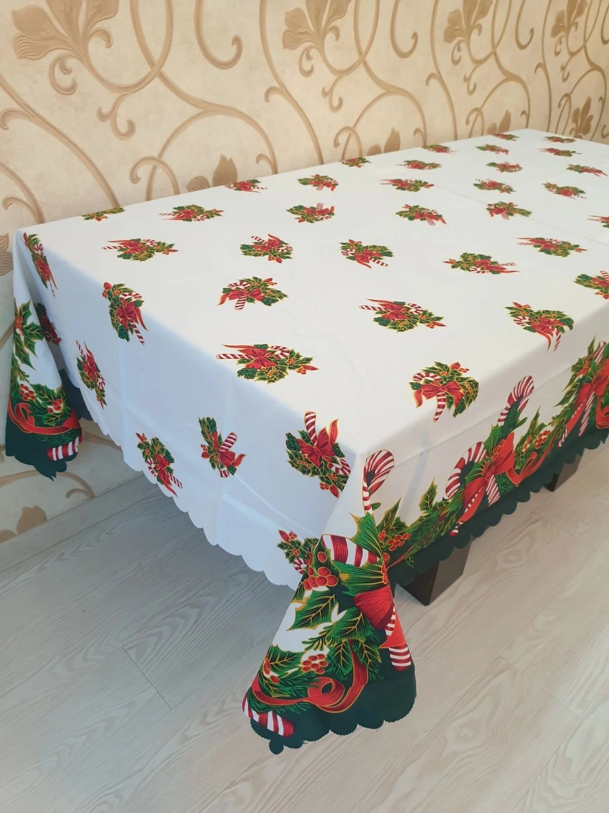 Скатерть с НОВОГОДНИМ рисунком для праздничного и кухонного столов Тканевая,Размер 150/220