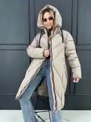 Бежевый пуховик зимний, длинный
