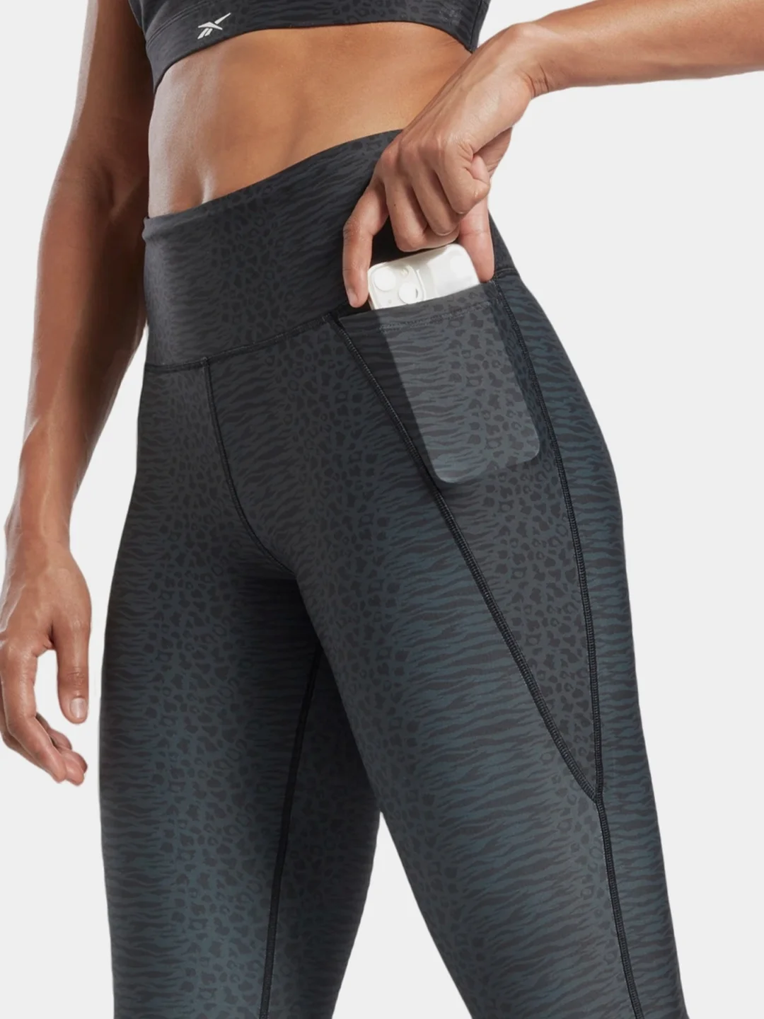 Черный брюки женские Reebok HS7776 Lux HR 2.0 MS Tight