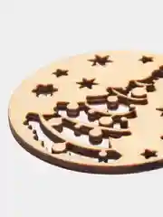 Бежевый новогодняя елочная игрушка деревянная "Шарик"