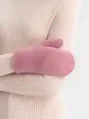 Розовый варежки женские