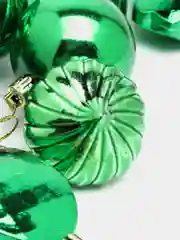 Зеленый набор ёлочных игрушек разной формы микс