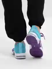 Розовый кроссовки женские спортивные
