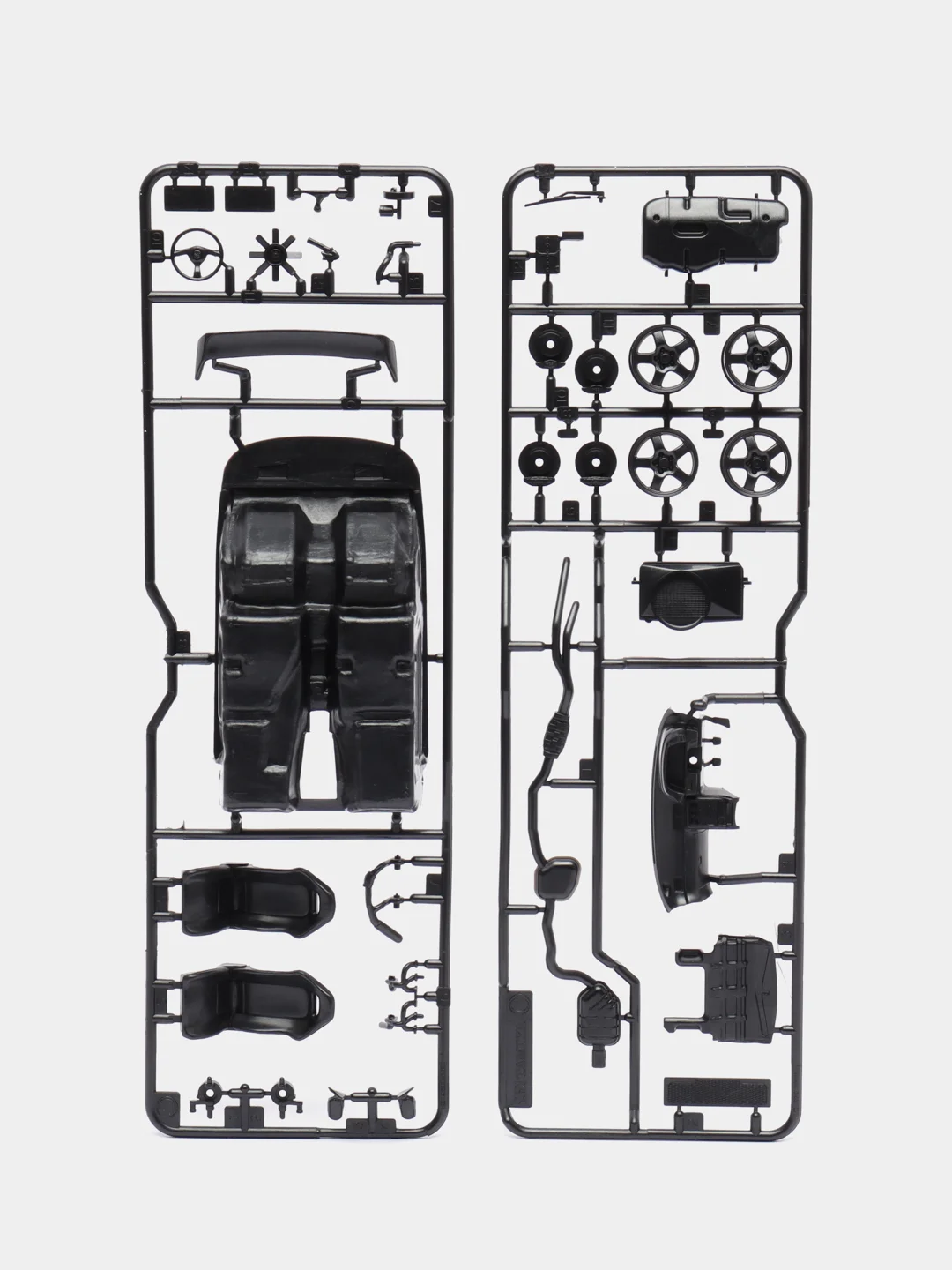 Черный сборная модель машинка Tamiya 1/24 Nissan Skyline GT-R Sports Car