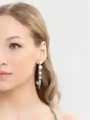 Золотой серьги на Новый год, гвоздики с жемчугом