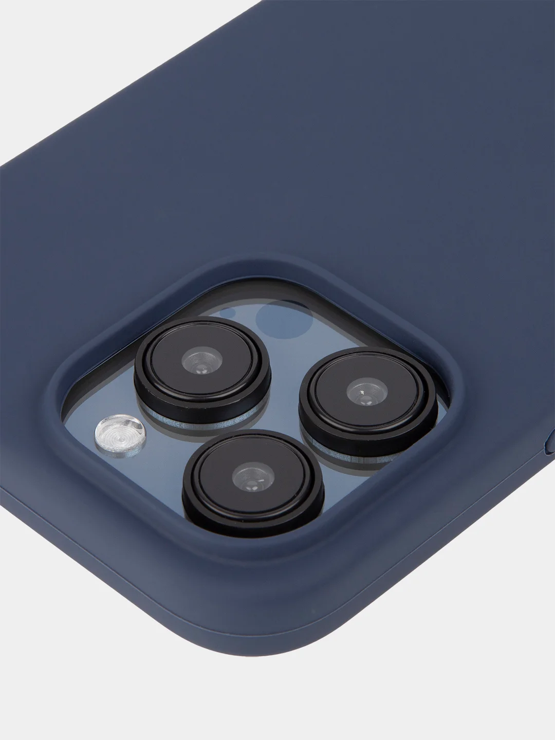 Темно-синий чехол для Apple iPhone 15 Pro Max силиконовый ROSCO матовый с мягкой подкладкой микрофибра