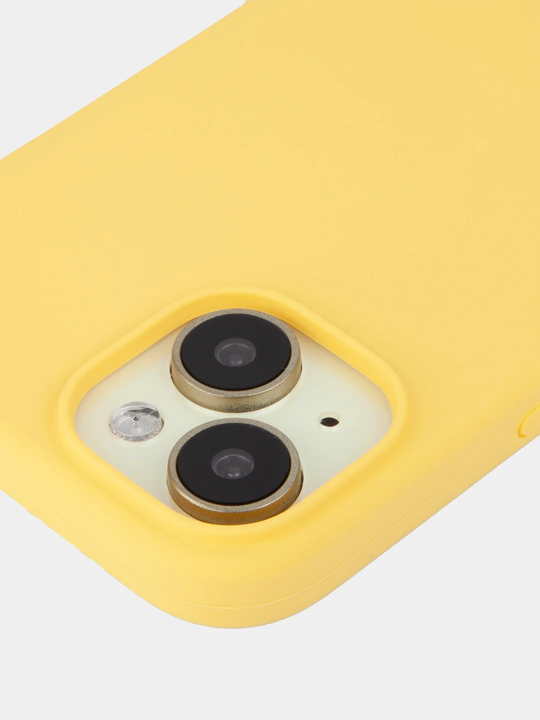Желтый чехол для Apple iPhone 15 силиконовый ROSCO матовый с микрофиброй, бортиком защитой камер