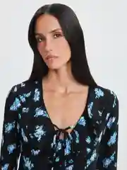 Розовый блузка женская Zarina с вырезом