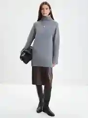 Молочный свитер женский Zarina оверсайз