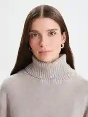 Бежевый свитер женский Zarina оверсайз