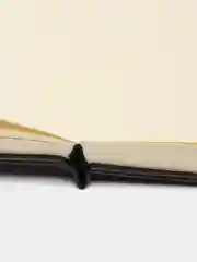 Скетчбук, слоновая кость 140г/м 130х210мм, 80л, КОЖЗАМ, резинка, BRAUBERG ARTCL, черный