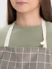 Бежевый фартук кухонный, с кармашком