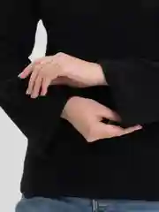 Черный водолазка женская, свободная, с высоким горлом