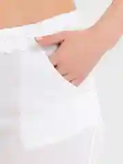 Белый шорты из крапивы