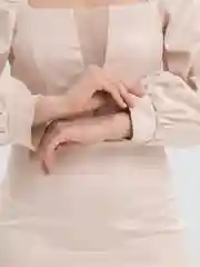 Молочный платье новогоднее вечернее, длина миди
