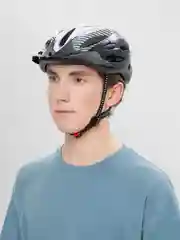 Белый шлем спортивный защитный
