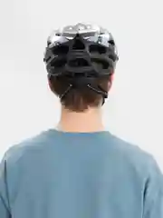 Белый шлем спортивный защитный