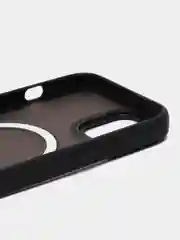 Черный чехол MagSafe для iPhone