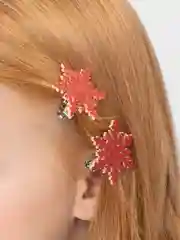 Красный бантики на зажиме "Снежинки"