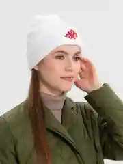 Белый шапка-бини с вышивкой, вязаная шапка с вышивкой, шапка с татарским орнаментом