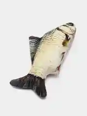 Хаки игрушка рыба для кошек. Рыбка
