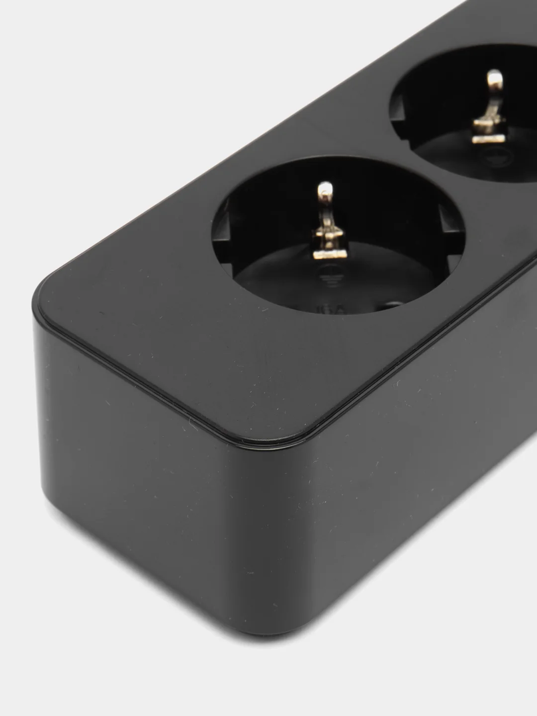 Сетевой фильтр Harper UCH-315 Black, 1,5 метра, 3 розетки, 3 USB, 3680 Вт