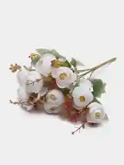 Белый искуственные цветы камелии, пионы