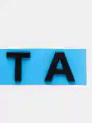 Серебряный логотип TOYOTA