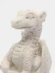Белый новогодний дракон в яйце