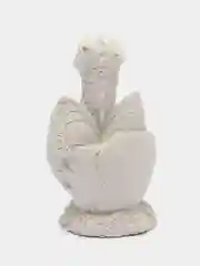 Белый новогодний дракон в яйце