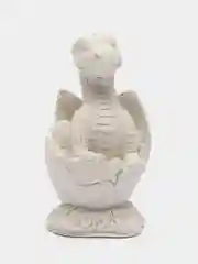 Белый новогодний дракон в яйце