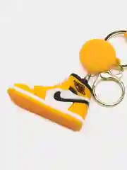 Бежевый брелок для ключей и рюкзака
