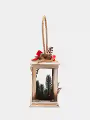 Коричневый новогодний декоративный деревянный фонарь, со свечой (11*11*20). ТМ Канышевы