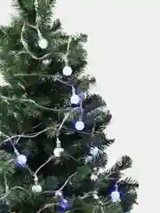 Белый новогодняя гирлянда с фигурками, 6 м, 18 ламп, 2 цвета. Гирлянда на елку