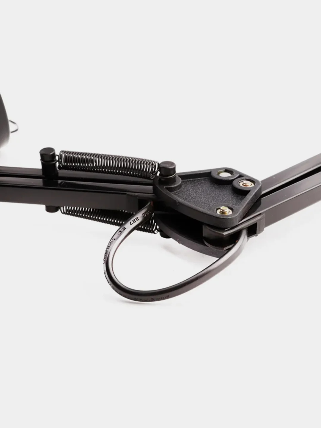 Настольный светильник на струбцине Ultraflash UF-312P С02, черный