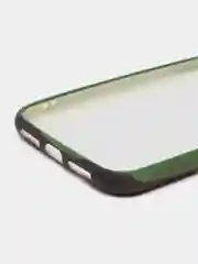 Зеленый чехол на iPhone 11