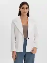 Белый женский пиджак