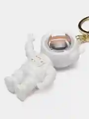 Белый брелок для рюкзака и ключей "Космонавт" с подсветкой