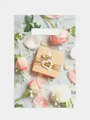 Конфетный пакет полиэтиленовый подарочный, вырубная ручка