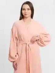 Пудровый женский халат из муслина