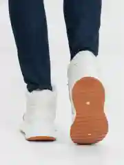 Белый кроссовки женские утепленные, высокие