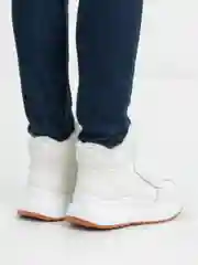 Белый кроссовки женские утепленные, высокие