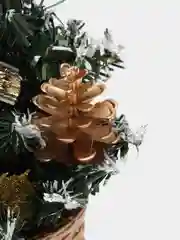 Золотой новогодняя ель, настольная, с украшениями, 20 см