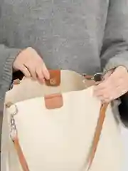 Молочный сумка женская