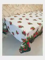 Белый скатерть с НОВОГОДНИМ рисунком на прямоугольный стол,ткань -полиэстер  Размер - 110/150