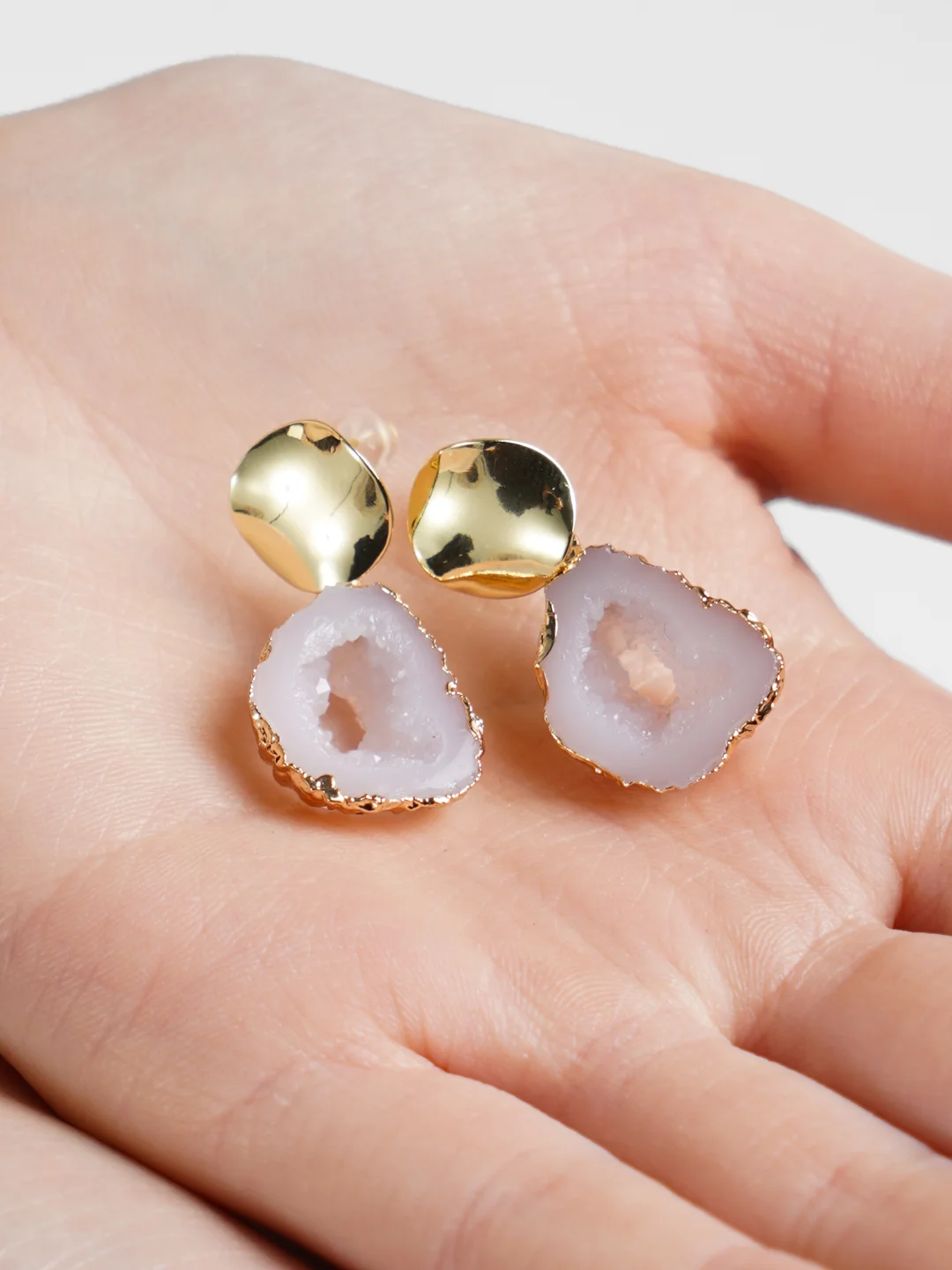Серьги из смолы и акрила