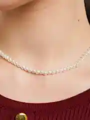 Ожерелье из искусственного жемчуга