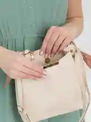 Молочный сумка женская