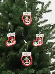 Белый деревянные елочные игрушки с символами Нового года, набор
