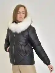 Черный пуховик женский, зимний,  укороченный